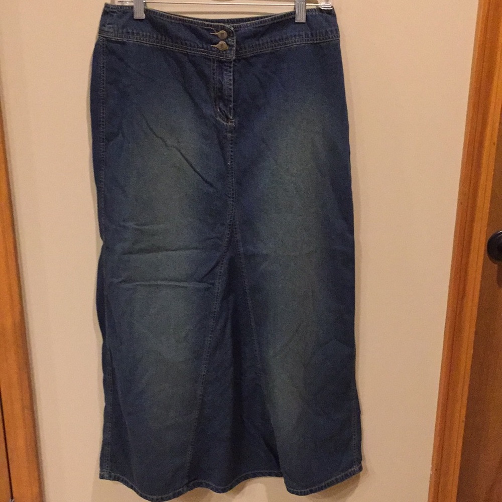 NY Jeans Distressed Denim skirt